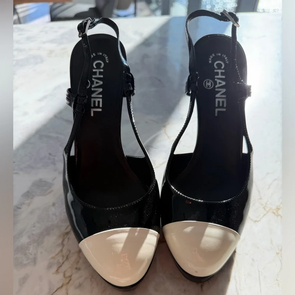 CHANEL Black and White Slingback Heel